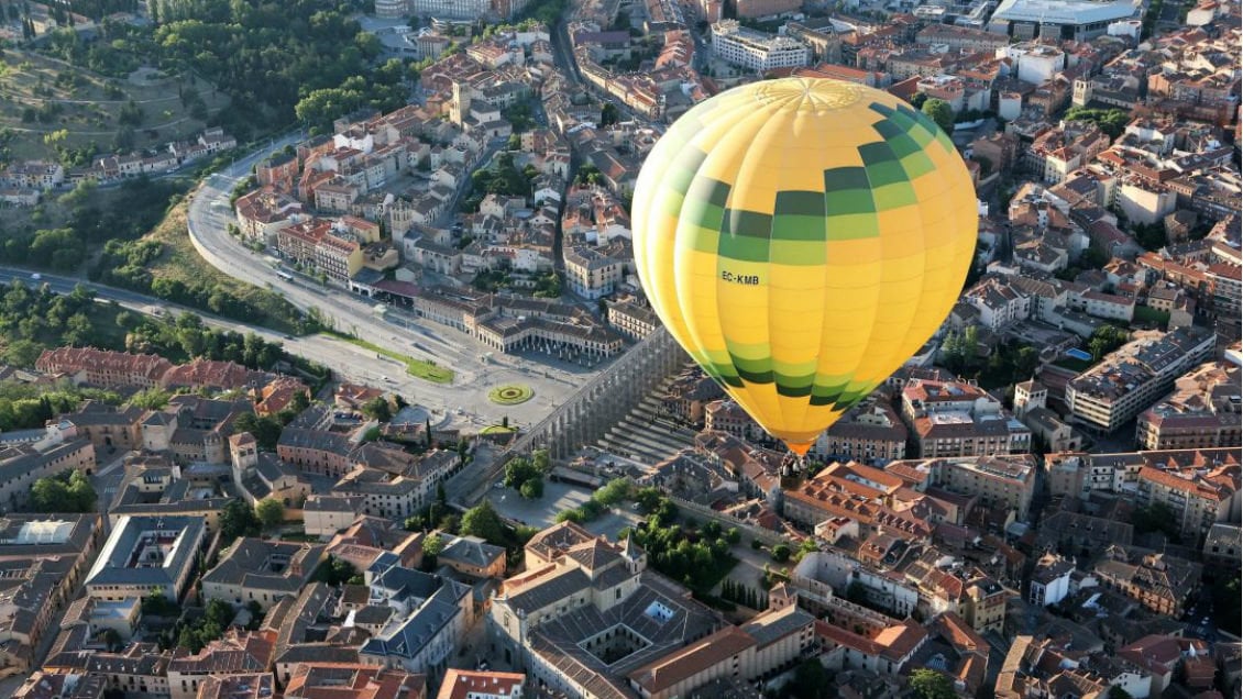 Globo aerostático sobre Segovia