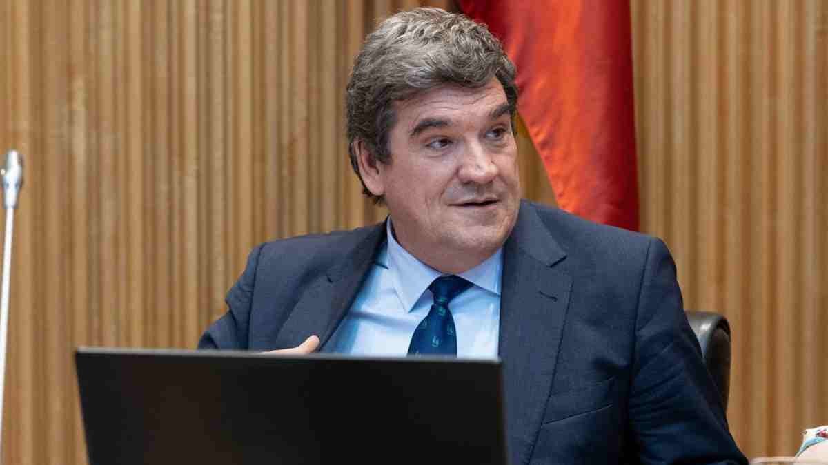 José Luis Escrivá, ministro de Seguridad Social, defendiendo la reforma de autónomos