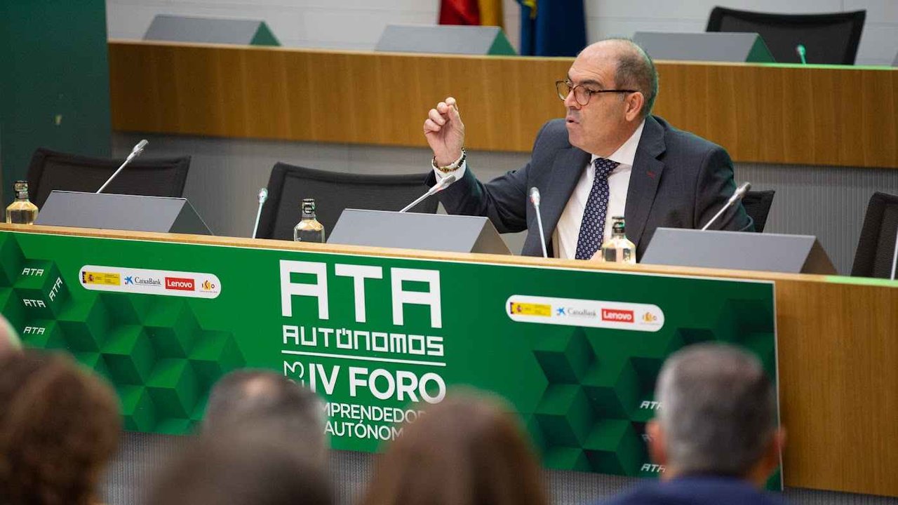 El presidente de ATA, Lorenzo Amor, durante la inauguración del IV Foro Emprendedores y Autónomos