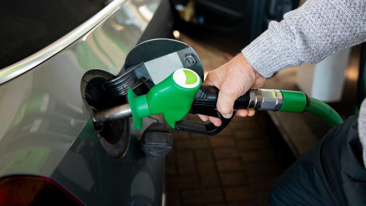 Los negocios reivindican los ecocombustibles como alternativa a la electricidad a partir de 2035.
