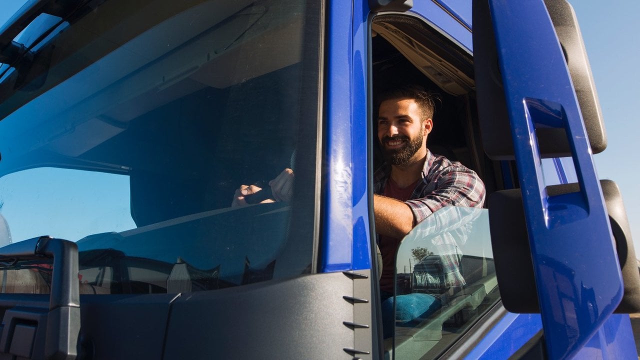 Madrid lanza ayudas de 600 euros para la obtención de permisos de conducción de vehículos pesados
