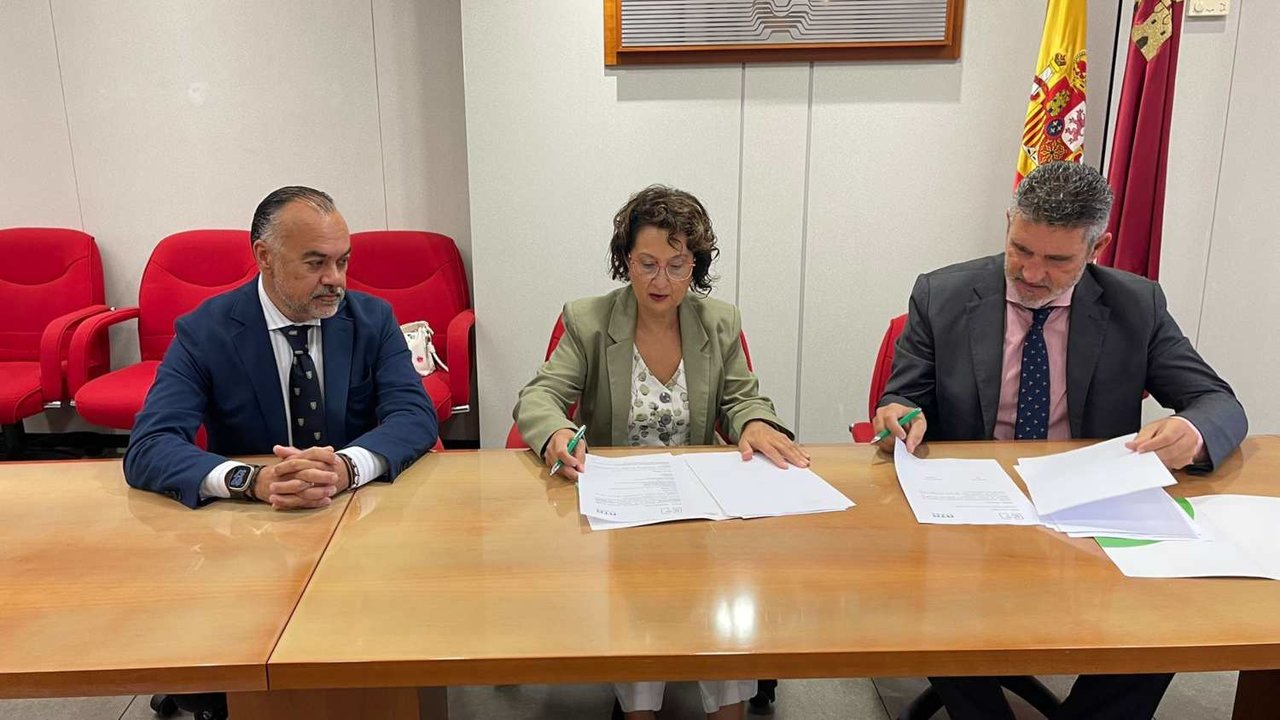 La Federación de Comercio de Murcia se integra en ATA para impulsar a los autónomos de la región.