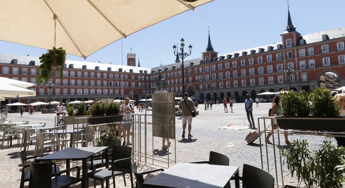 esquinas-plaza-mayor-madrid-espana-lugar-turistico-centro-madrid (1)