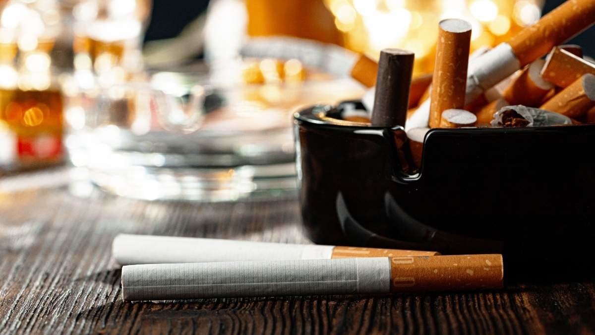 Cigars in an ash tray close up photo