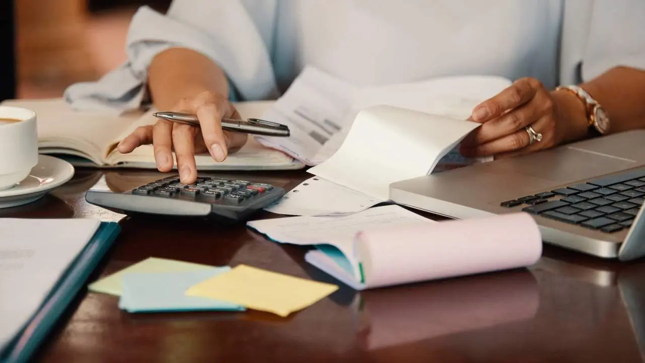 Se ampl&iacute;an las deducciones en el Impuesto de Sociedades para que los negocios aumenten sus fondos.