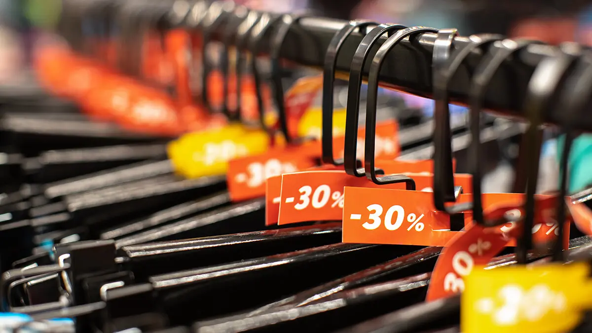 Consumo ya multa a los comercios que publican promociones sin controlar el &lsquo;stock&rsquo; o la fecha de validez.
