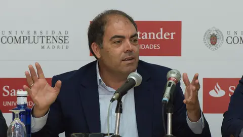 Lorenzo Amor, durante el Curso de Verano UCM.