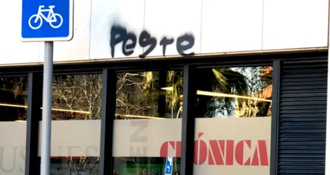 cronica-global-vandalismo-pintadas_10_670x355