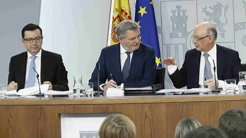 Consejo Ministros_Montoro_Escolano_Impuestos