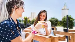 La confianza empresarial sube un 2,6% en el tercer trimestre por la temporada de verano, seg&uacute;n el INE.