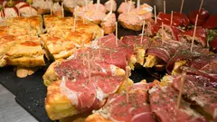 Hosteler&iacute;a, servicios y transporte tiran de las ventas empresariales, que han subido ya un 28% desde la pandemia.