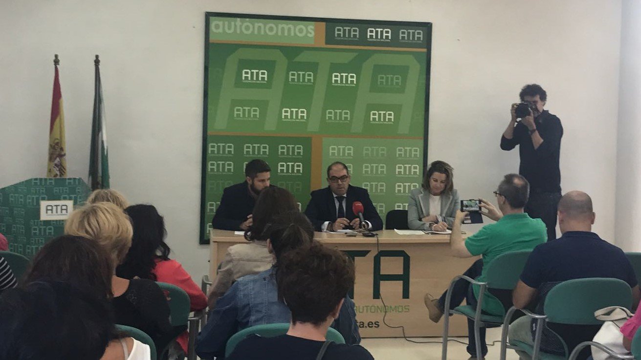 Lorenzo Amor en la ‘Jornada para la eliminar trabas'.