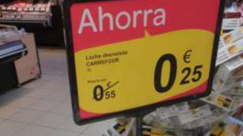 denuncian a Carrefour por vender su leche a menos precio de lo...